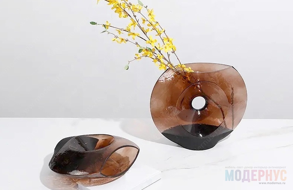 стеклянная ваза Hole в магазине Модернус в интерьере, фото 2