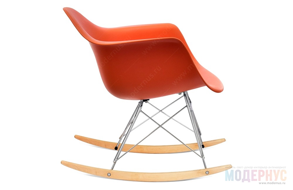 дизайнерское кресло RAR Rocking модель от Charles & Ray Eames в интерьере, фото 7