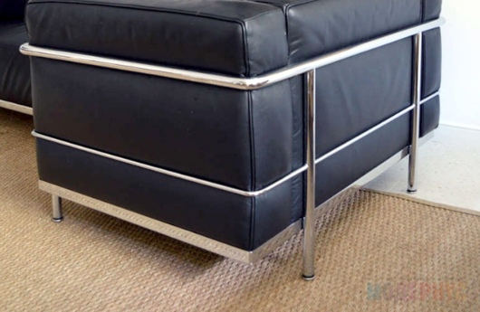 двухместный диван LC2 Grand Confort модель Le Corbusier фото 4