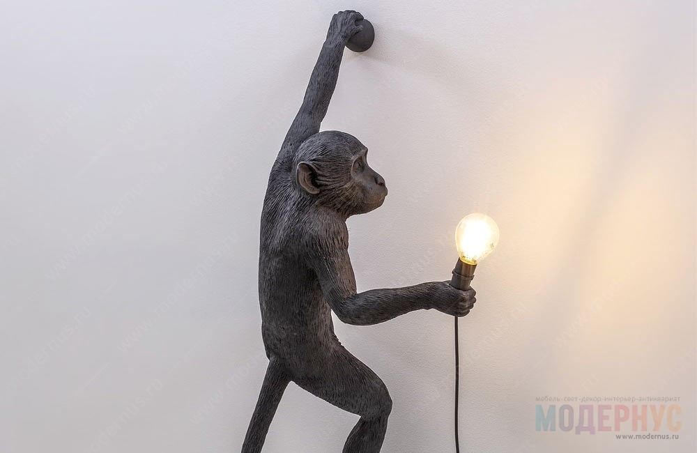 дизайнерское бра Monkey Hanging модель от Seletti в интерьере, фото 2