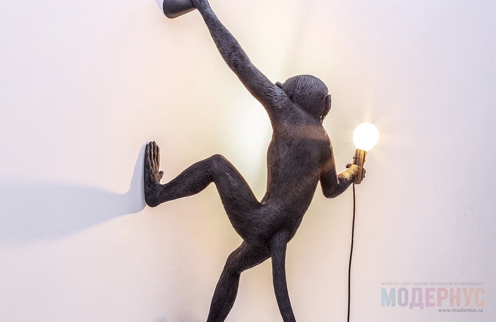 дизайнерское бра Monkey Hanging модель от Seletti в интерьере, фото 3