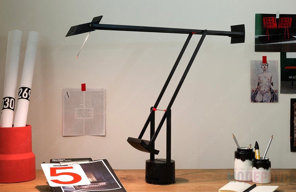 дизайнерская лампа Tizio модель от Artemide в интерьере, фото 6