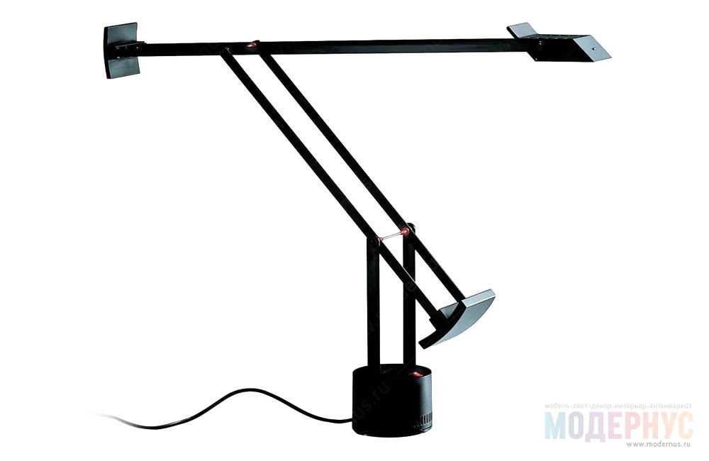 дизайнерская лампа Tizio модель от Artemide в интерьере, фото 2