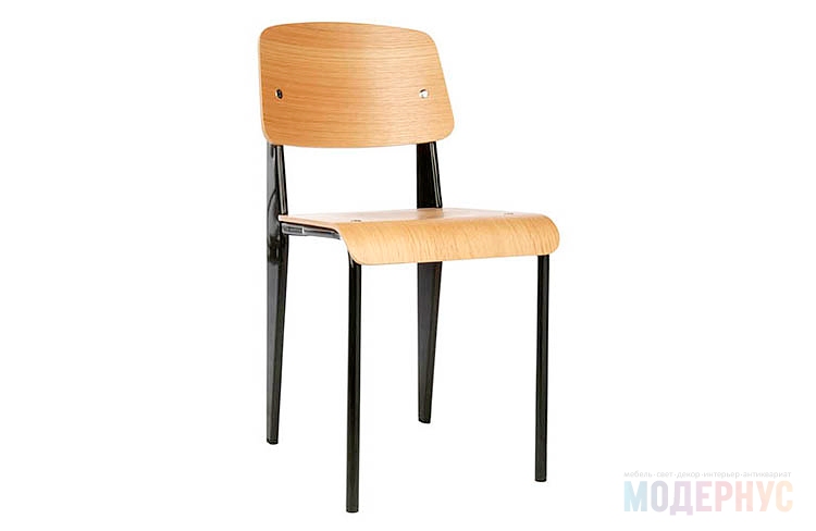 дизайнерский стул Standard Prouve модель от Jean Prouve в интерьере, фото 1