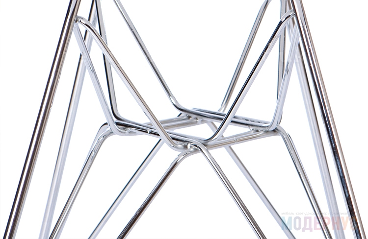 дизайнерский стол DSR Table модель от Charles & Ray Eames в интерьере, фото 2