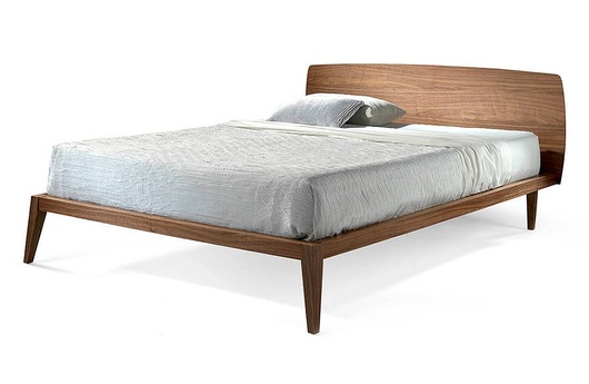 деревянная кровать Clara