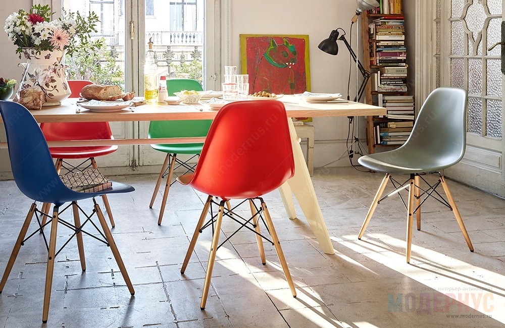 дизайнерский стул DSW Eames модель от Charles & Ray Eames в интерьере, фото 6