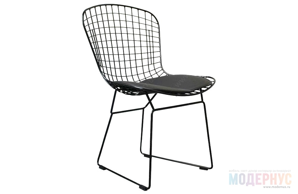 дизайнерский стул Wire Side модель от Harry Bertoia в интерьере, фото 5