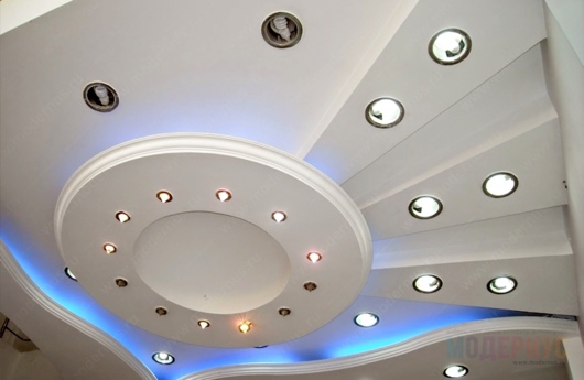 Как правильно установить точечный свет на потолке фото 10