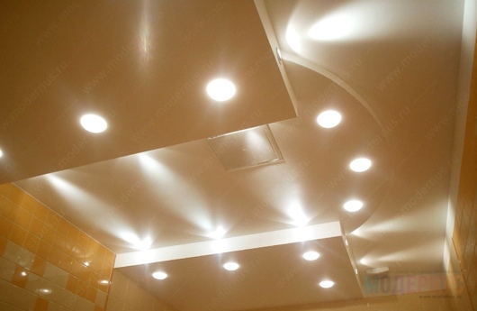 Монтаж точечных светильников в гипсокартон потолка фото 1