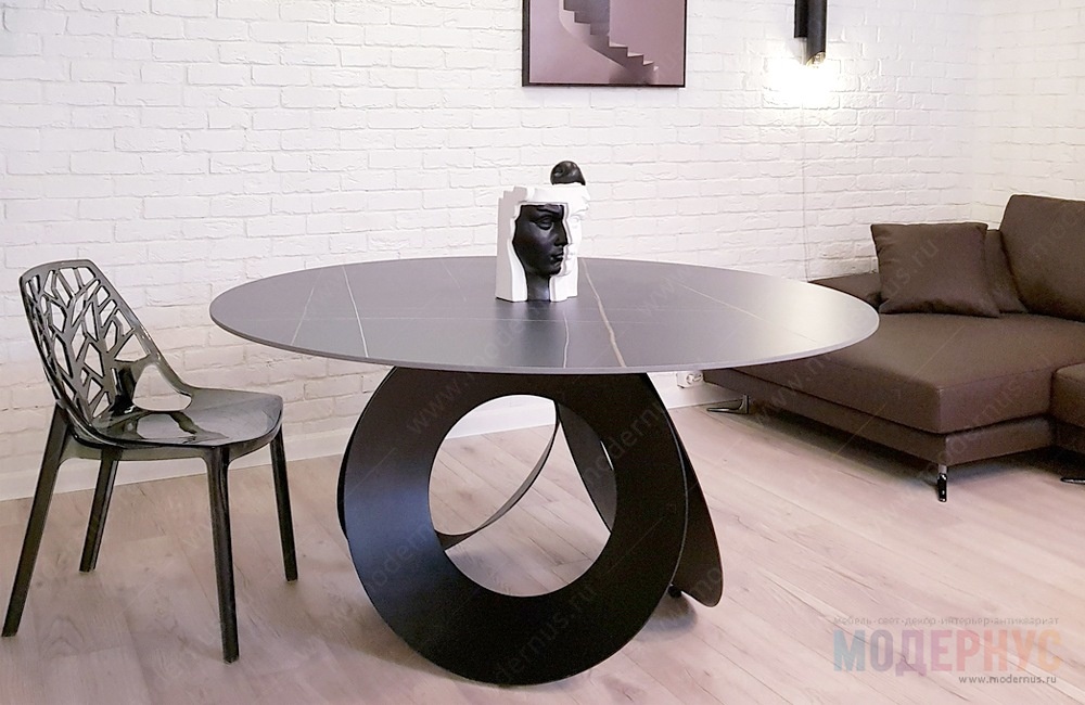 дизайнерский стол Oracle в магазине Модернус в интерьере, фото 6