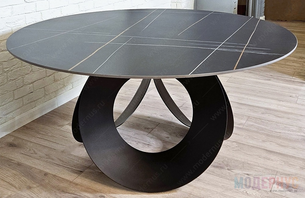 дизайнерский стол Oracle в магазине Модернус в интерьере, фото 2