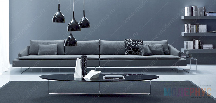 Роскошный дизайнерский диван в современном интерьере дома