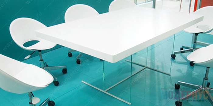 Оригинальные дизайнерские столы в стиле минимализм