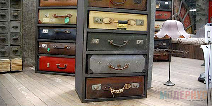 Дизайнерский стеллаж из чемоданов