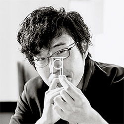 Дизайнер и художник Oki Sato Оки Сато, Япония logo designer