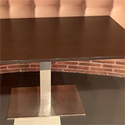 Стол коричневый, подстолье металл